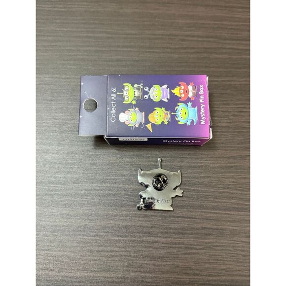 Disney Pixar Toy Story Little Green Alien Dress Up Enamel Pin - Carl - Picture 2 of 2